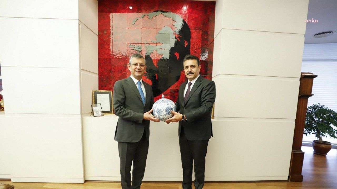 Dikili Belediye Başkanı Kırgöz’den CHP Genel Başkanı Özel’e Ziyaret