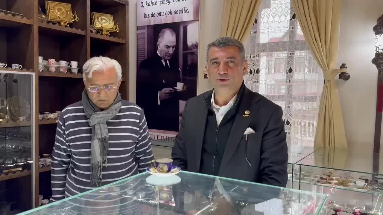 Gürsel Erol, "Fincan Müzesini" Ziyaret Etti.