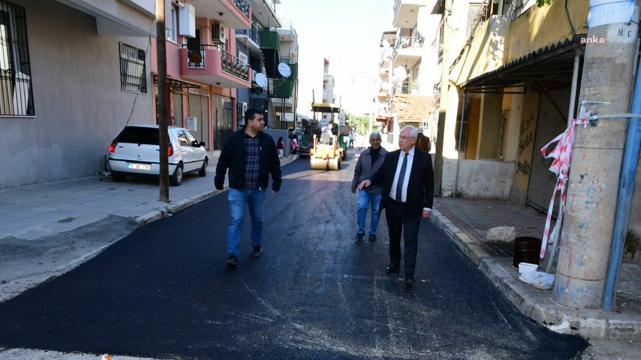 İzmir Karabağlar'da Asfaltlama Çalışmaları Sürüyor