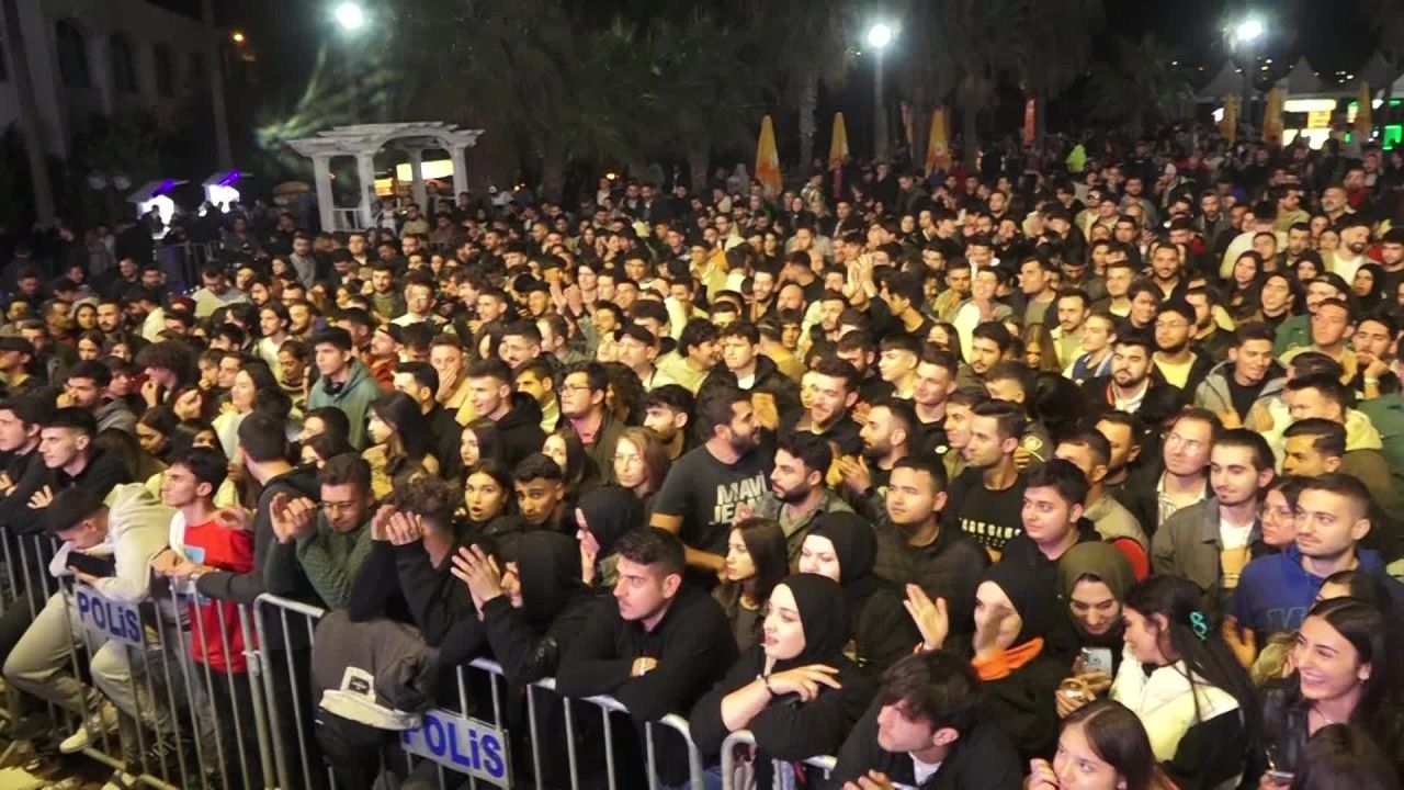 Yenişehir Belediyesi 'Öğrenci’Ye' projesini Mersin’de hayata geçirdi.