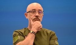 Ukrayna savunma bakanı istifasını verdi