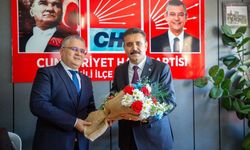 Dikili Belediye Başkanı Kırgöz'den Chp İlçe Başkanlığı'na Ziyaret