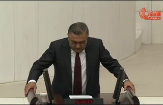 HDP İZMİR İL BİNASI’NA YÖNELİK SALDIRI… SEZGİN TANRIKULU: “HESABINI ADALET VE KALKINMA PARTİSİ’NİN VERMESİ LAZIM VEYA KENDİSİ ORTAK DEĞİLSE BUNUN HESABINI SORMASI LAZIM”