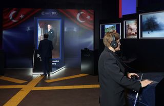 Türk Telekom’un ‘Tablolar Konuşuyor Dijital Resim Sergisi’ AKM’de Açıldı