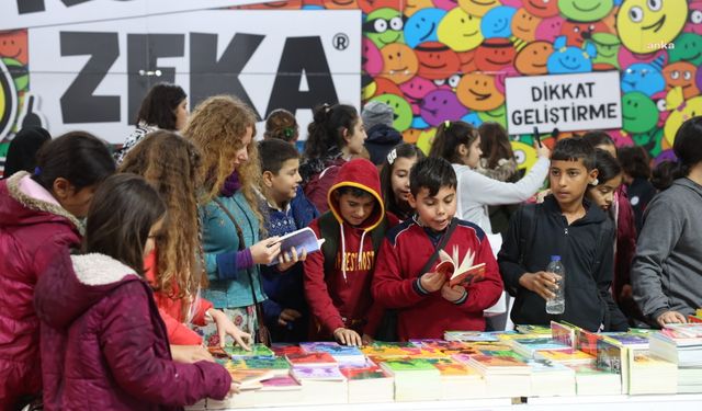 13. Antalya Kitap Fuarı’nda Yerel Yazarlar Kitaplarını Tanıtıyor