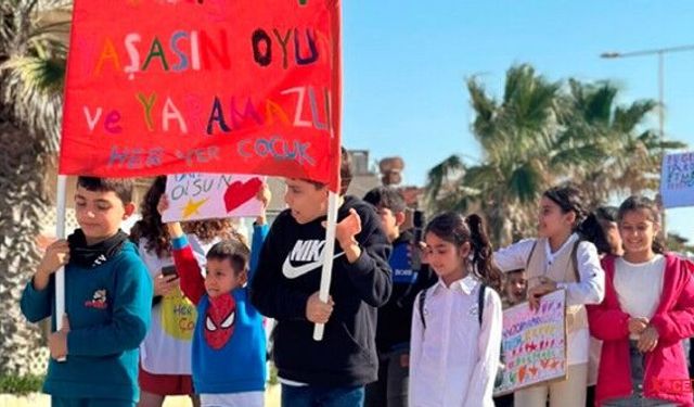 Çocuklar Yürüyüş Yaparak "Yaramazlık Bizim Hakkımız" Dedi.