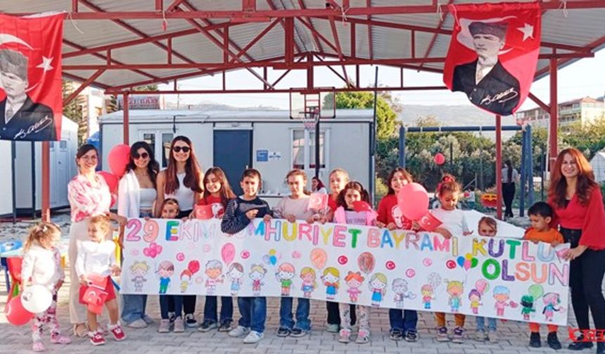 Çocuklar Cumhuriyet Bayramı Coşkusunu Doyasıya Yaşadı