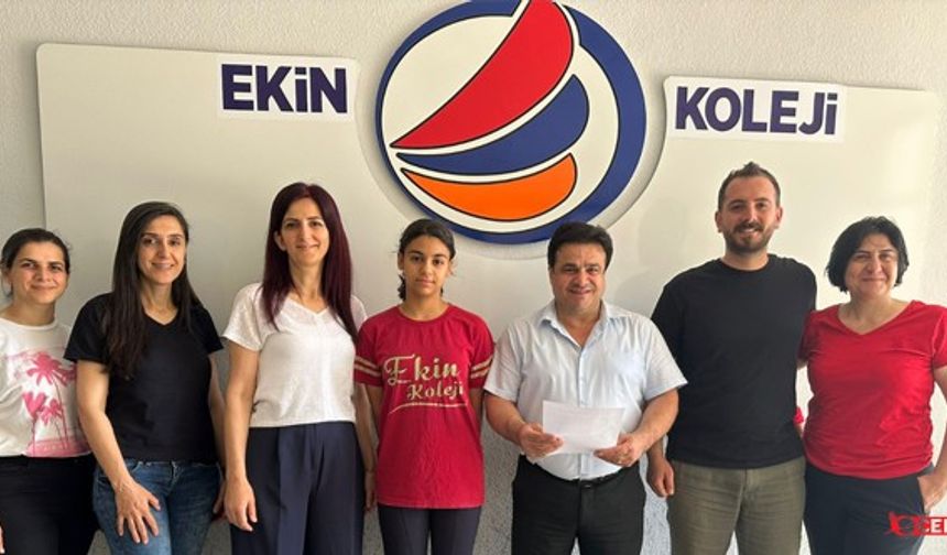 Samandağlı Kumru Karaçay, Bursluluk Sınavı'nda Türkiye Birincisi Oldu